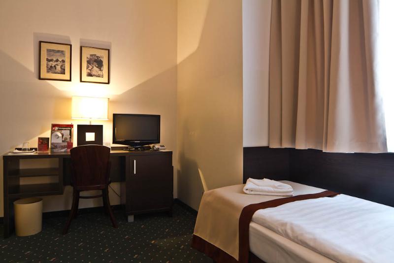 Titanic Comfort Kurfuerstendamm - Oda