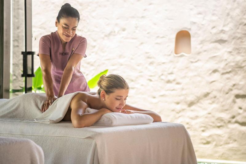 The Naka Island A Luxury Collection Resort & Spa - Aktivite