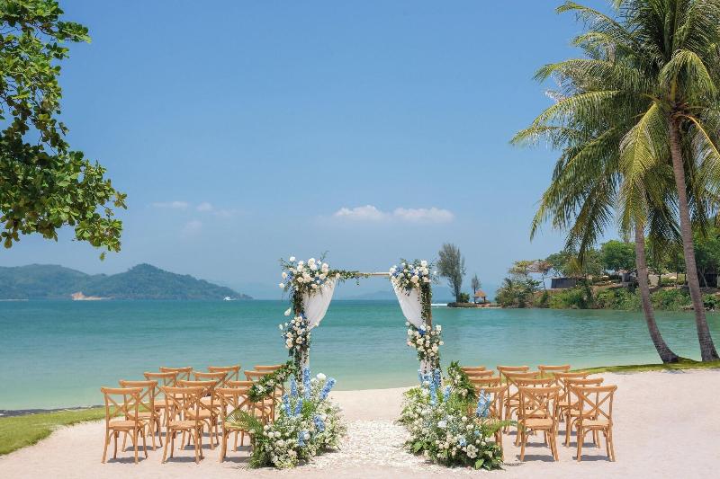 The Naka Island A Luxury Collection Resort & Spa - Plaj