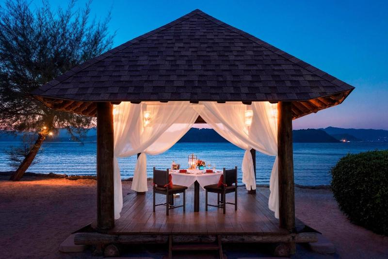 The Naka Island A Luxury Collection Resort & Spa - Restoran