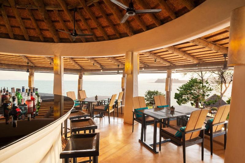 The Naka Island A Luxury Collection Resort & Spa - Restoran