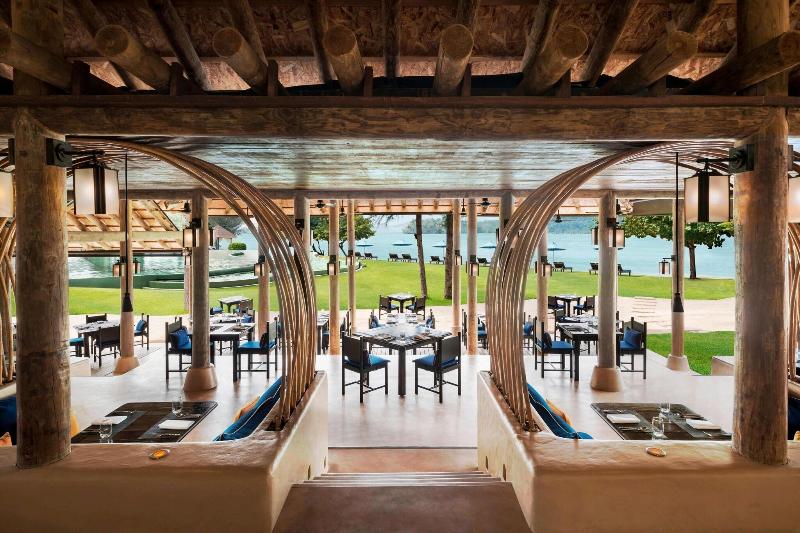 The Naka Island A Luxury Collection Resort & Spa - Restoran