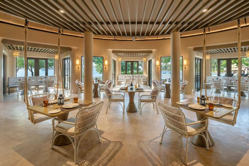 The Naka Island A Luxury Collection Resort & Spa - Restoran