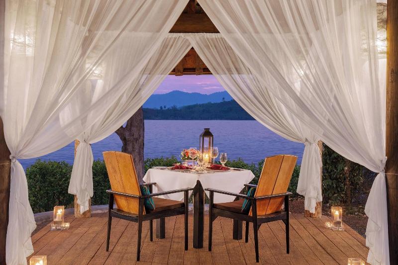 The Naka Island A Luxury Collection Resort & Spa - Restoran