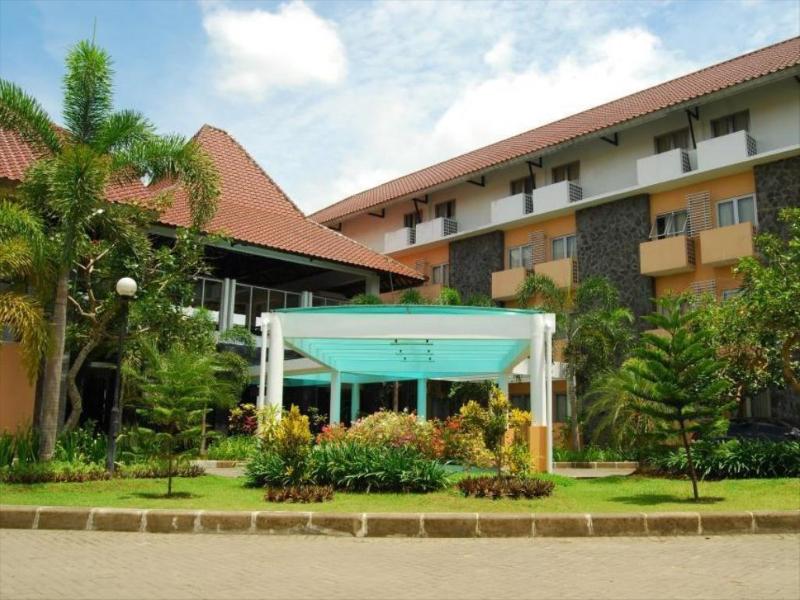 University Hotel by ZUZU - Genel