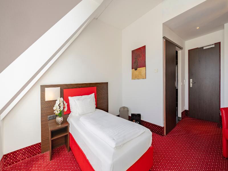 PLAZA INN Amedia Wien - Oda
