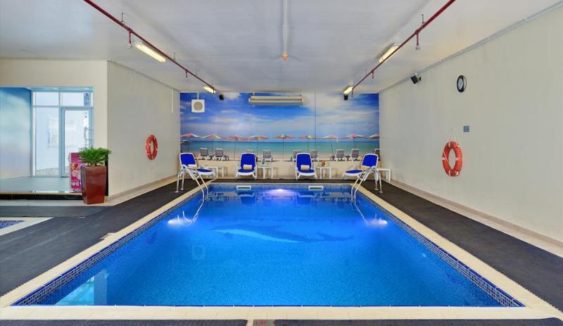 Golden Sands Hotel & Residences - Havuz