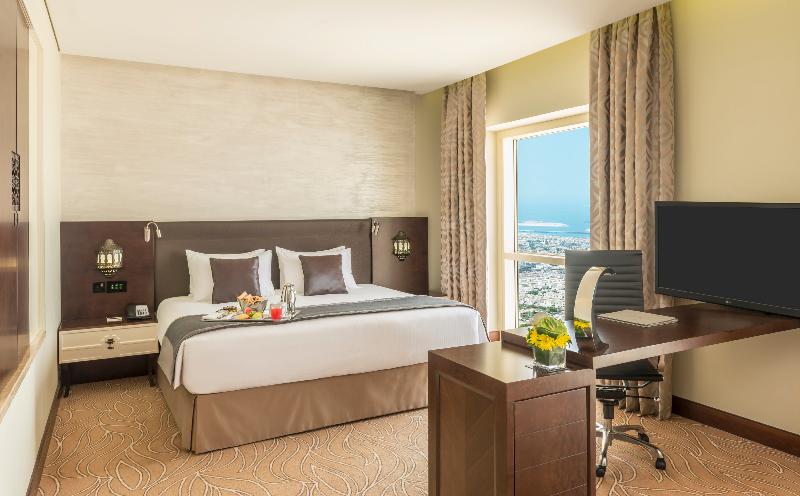 The Tower Plaza Hotel - Oda