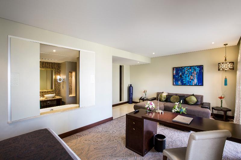The Tower Plaza Hotel - Oda