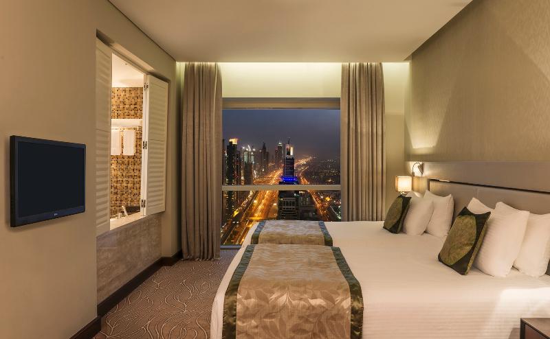 The Tower Plaza Hotel - Oda