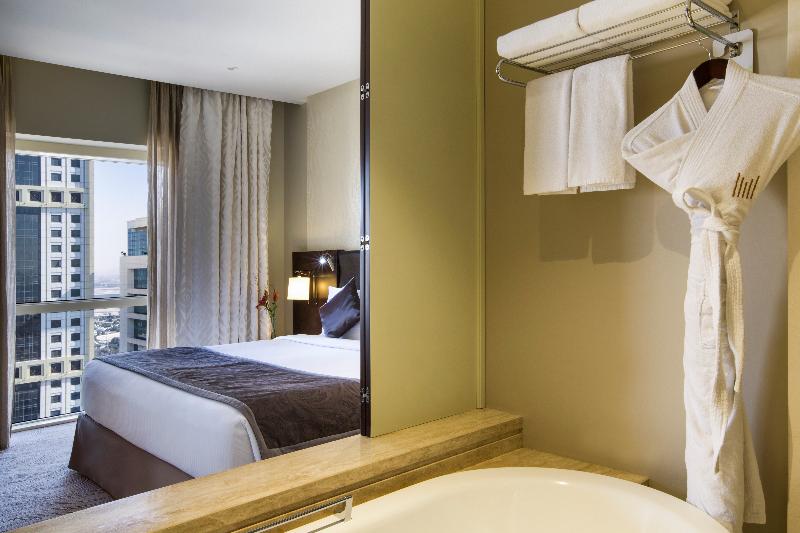 The Tower Plaza Hotel - Oda