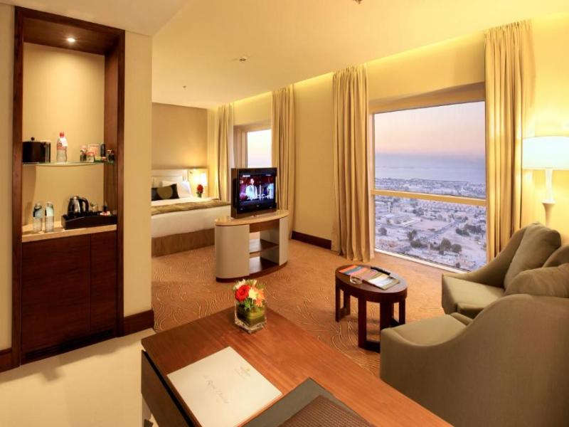 The Tower Plaza Hotel - Oda