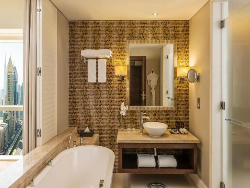 The Tower Plaza Hotel - Oda