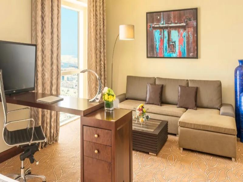 The Tower Plaza Hotel - Oda