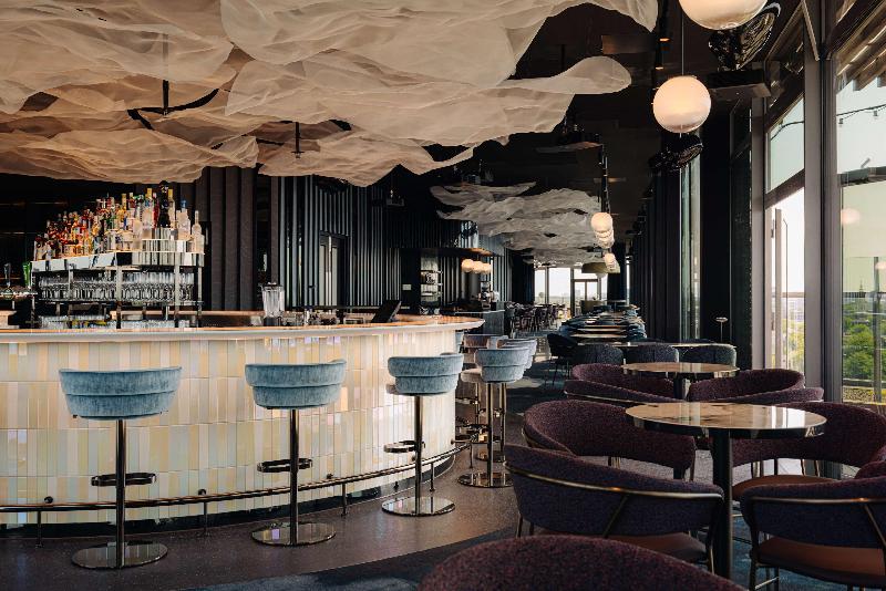 DoubleTree by Hilton Amsterdam Centraal Station - Genel