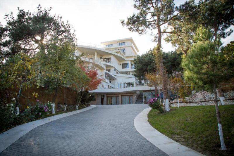 Beaumonde Garden - Genel
