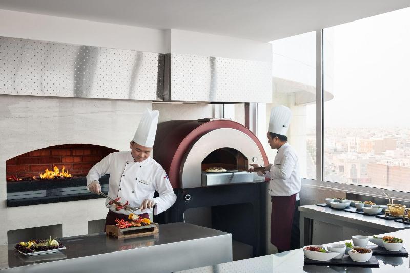 Movenpick Hotel Qassim - Restoran