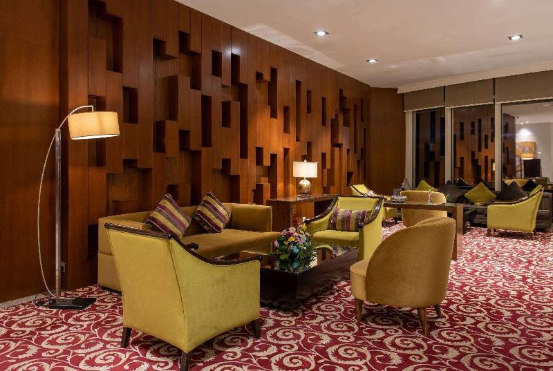 Ramada Hotel & Suites Al Qassim - Lobi