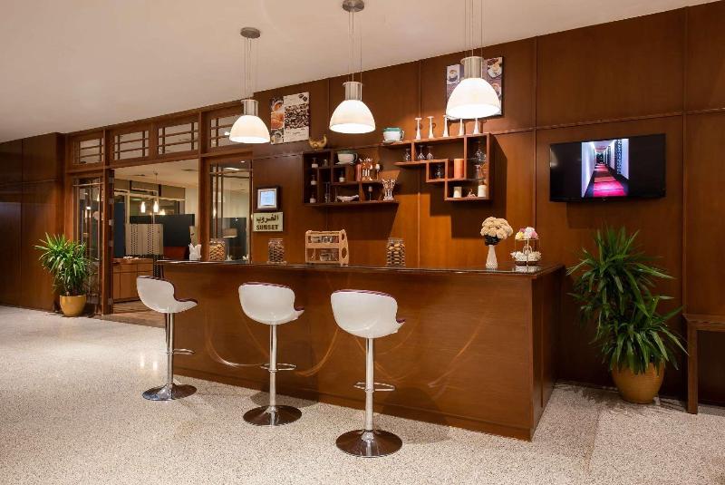 Ramada Hotel & Suites Al Qassim - Lobi