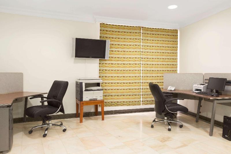 Ramada Hotel & Suites Al Qassim - Toplantı
