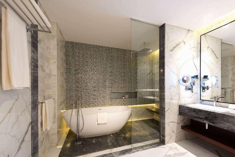 Ramada Hotel & Suites Al Qassim - Oda
