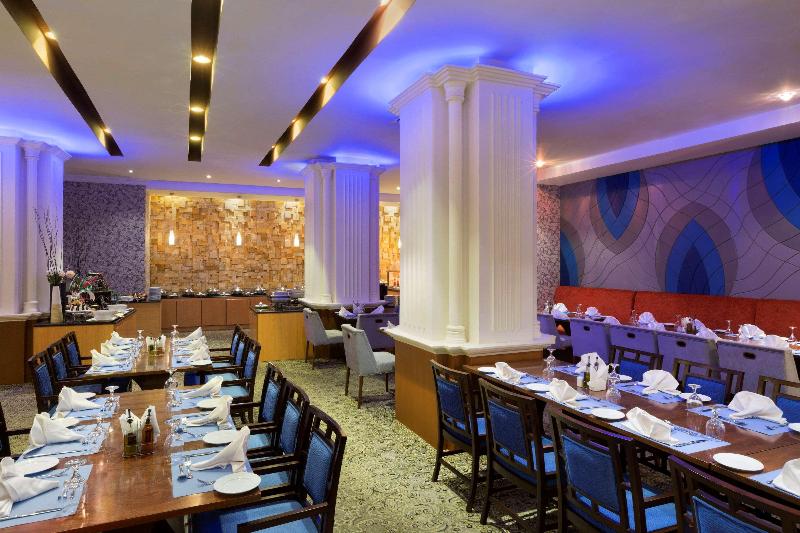 Ramada Hotel & Suites Al Qassim - Restoran