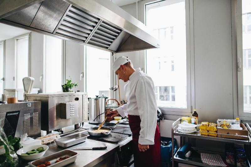 Kubrat In Helle Mitte - Oda