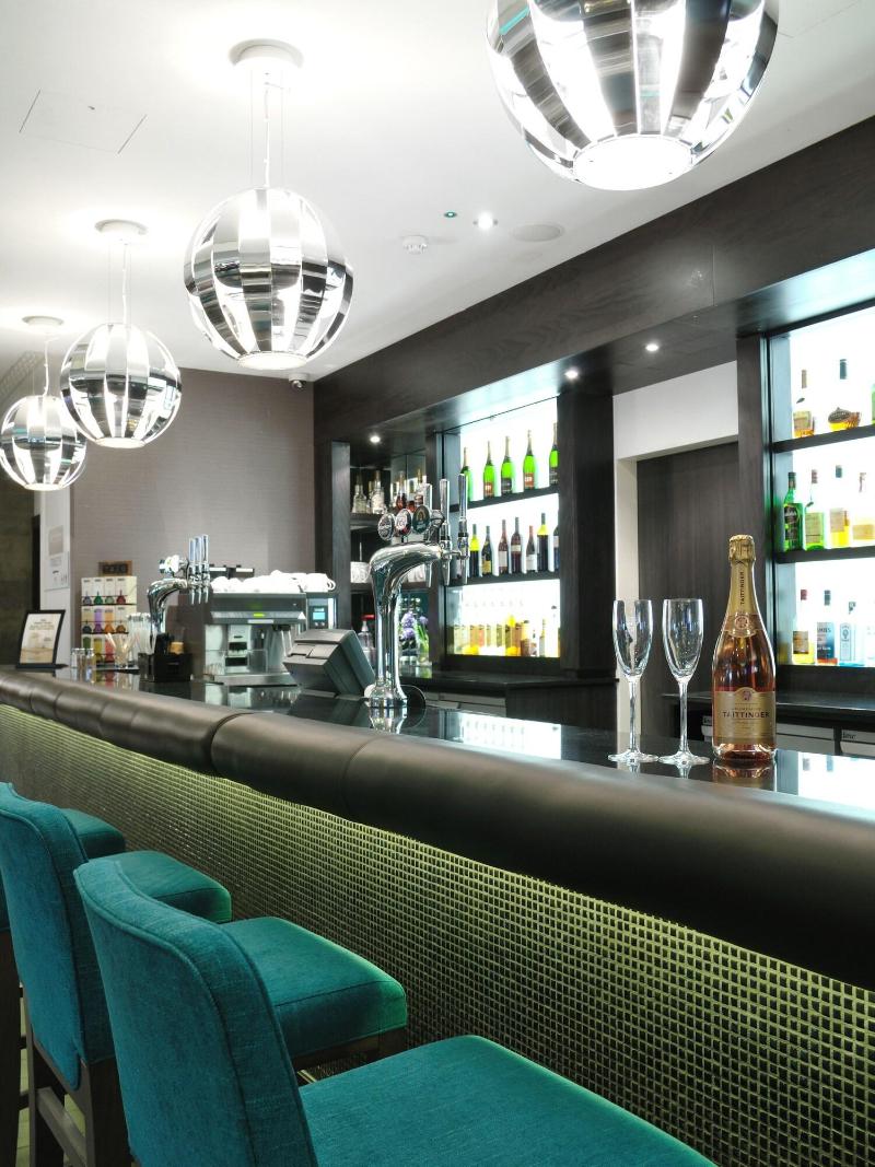 Doubletree by Hilton London WestEnd - Bar