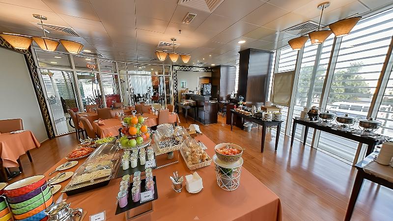 Kingsgate Hotel Doha by Millennium Hotels - Restoran