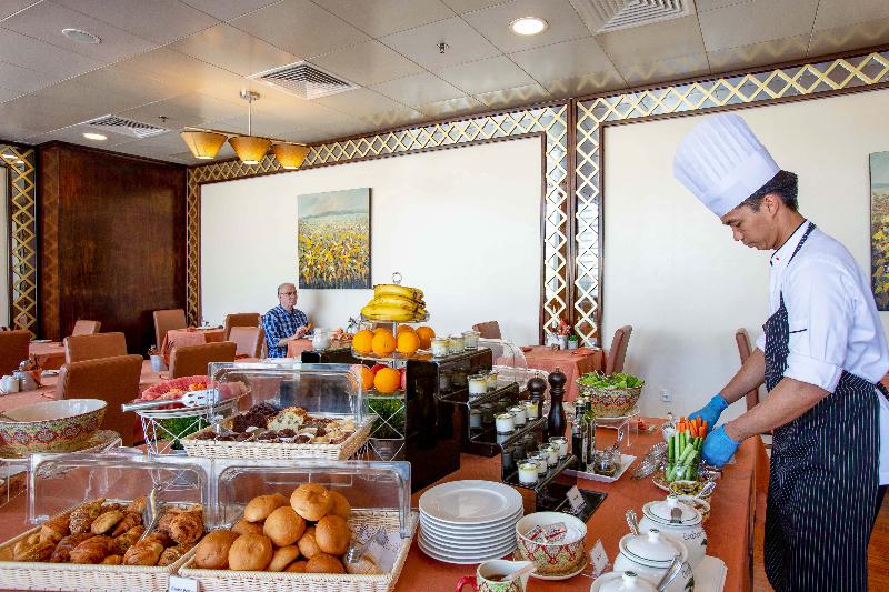 Kingsgate Hotel Doha by Millennium Hotels - Restoran