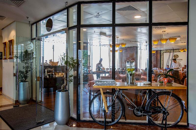 Kingsgate Hotel Doha by Millennium Hotels - Restoran
