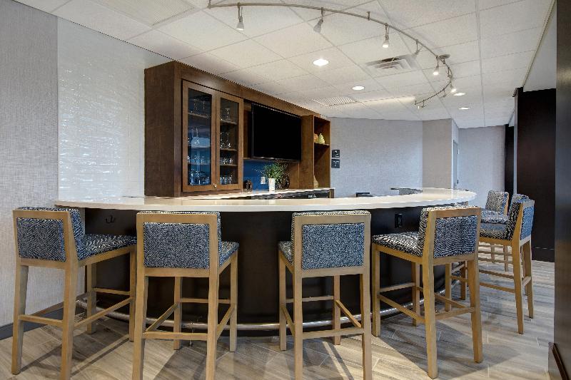 Hampton Inn & Suites Yonkers - Bar