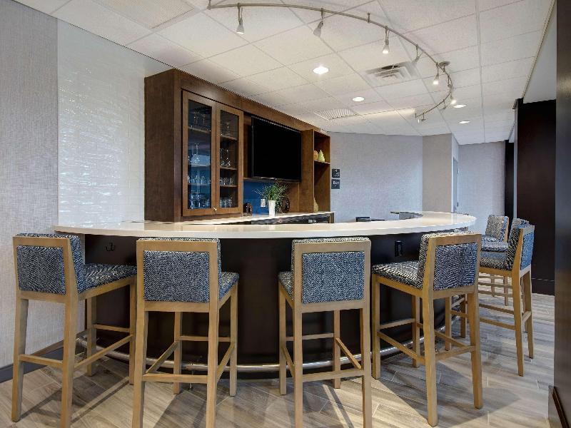 Hampton Inn & Suites Yonkers - Bar
