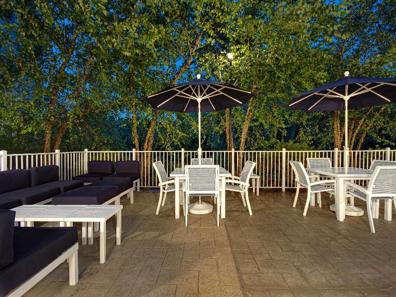 Hampton Inn & Suites Yonkers - Genel