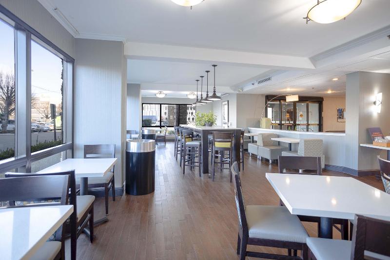 Holiday Inn Express Newark Airport Elizabeth - Restoran