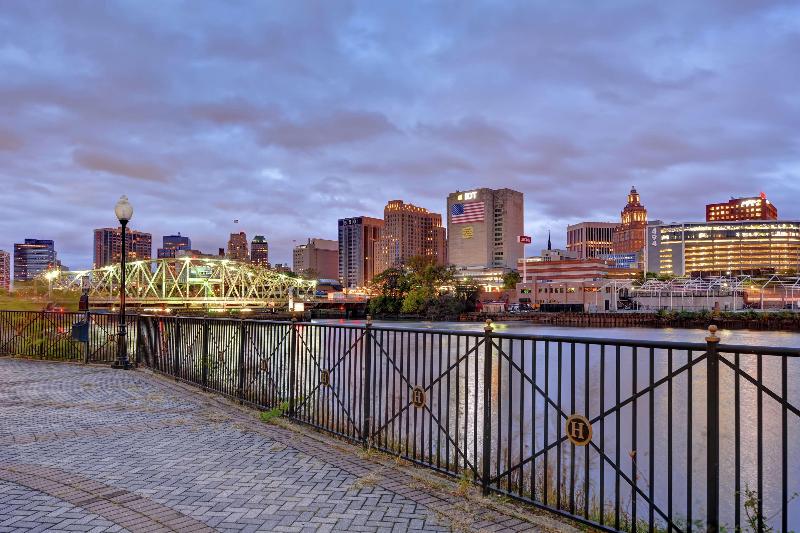 Hampton Inn & Suites Newark-Harrison-Riverwalk - Toplantı