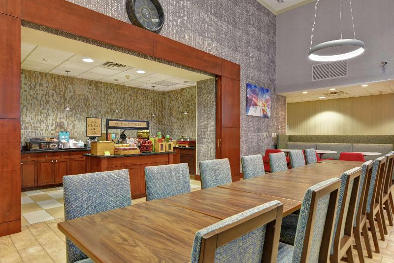 Hampton Inn & Suites Newark-Harrison-Riverwalk - Restoran