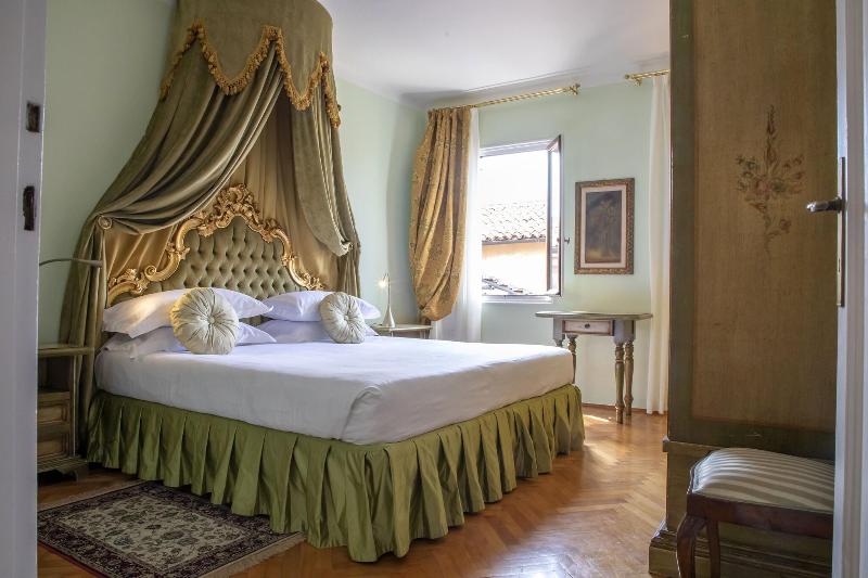 Palazzo Paruta - Oda
