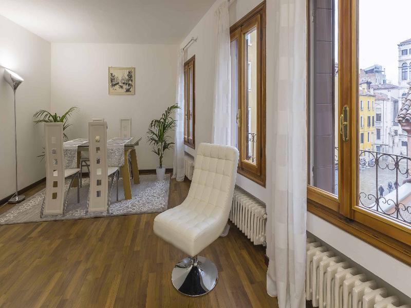 Palazzo Paruta - Oda