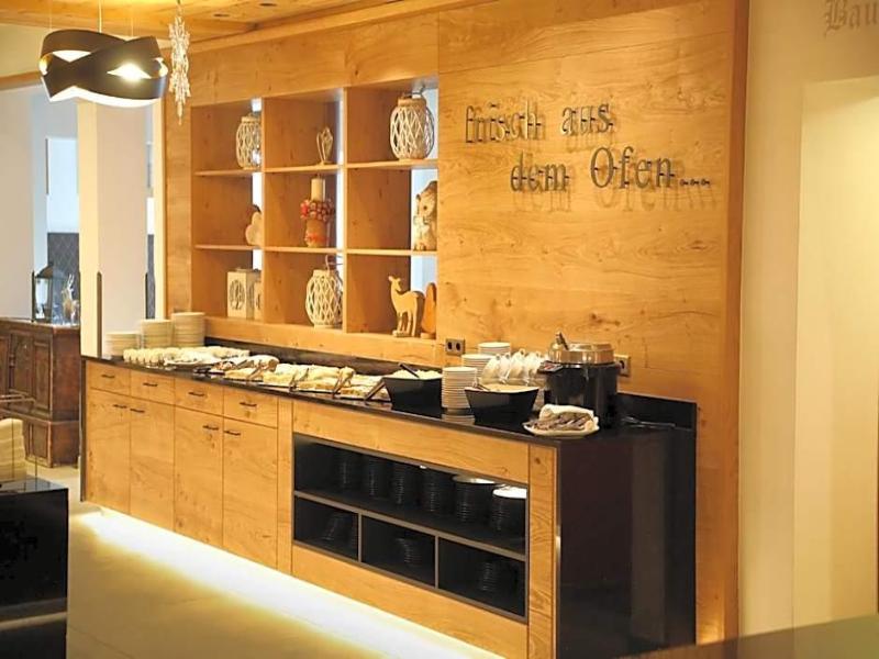 Alphof - Genel