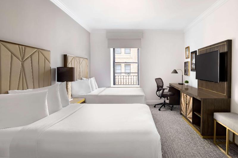 Martinique New York on Broadway, Curio By Hilton - Oda