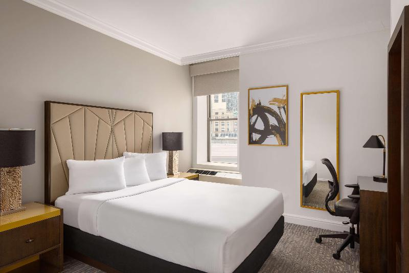 Martinique New York on Broadway, Curio By Hilton - Oda