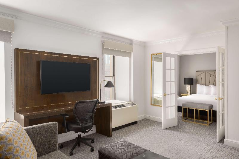 Martinique New York on Broadway, Curio By Hilton - Oda