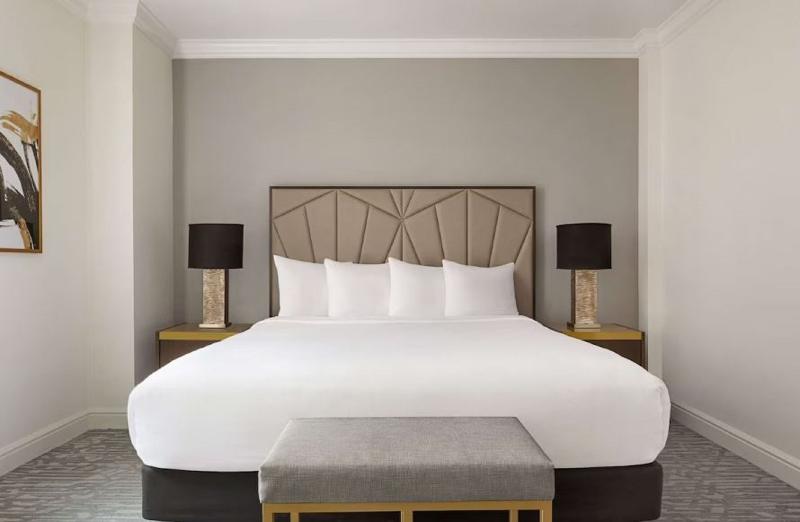 Martinique New York on Broadway, Curio By Hilton - Oda