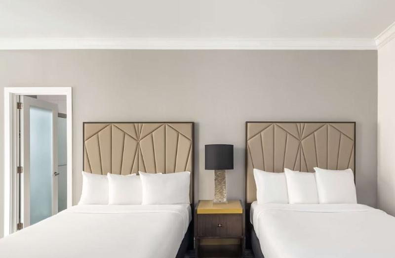 Martinique New York on Broadway, Curio By Hilton - Oda