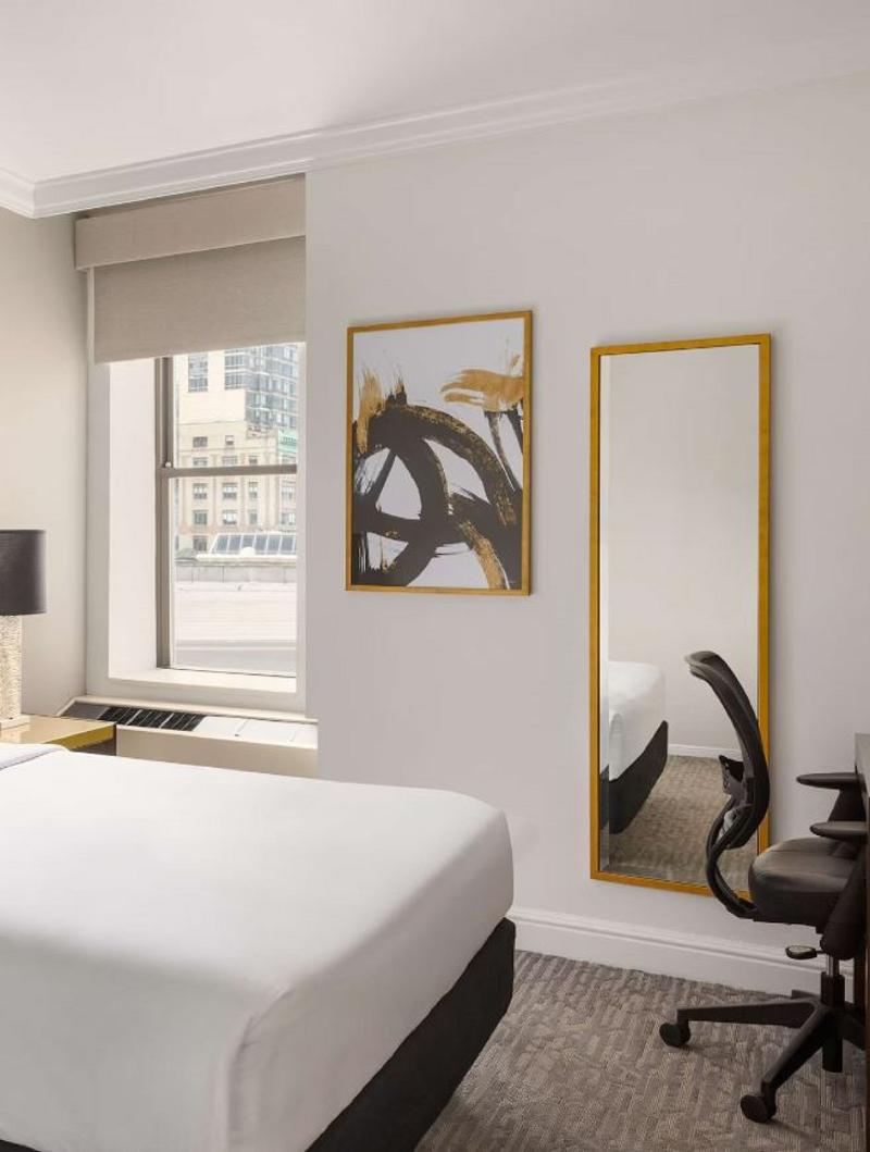 Martinique New York on Broadway, Curio By Hilton - Oda