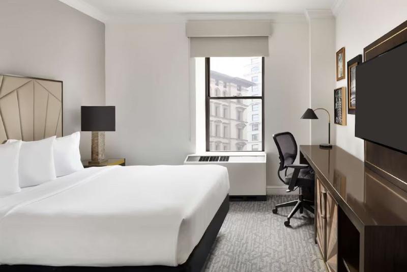 Martinique New York on Broadway, Curio By Hilton - Oda