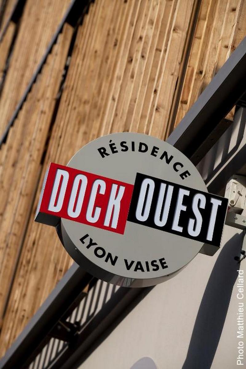 Adonis Lyon Dock Ouest - Genel