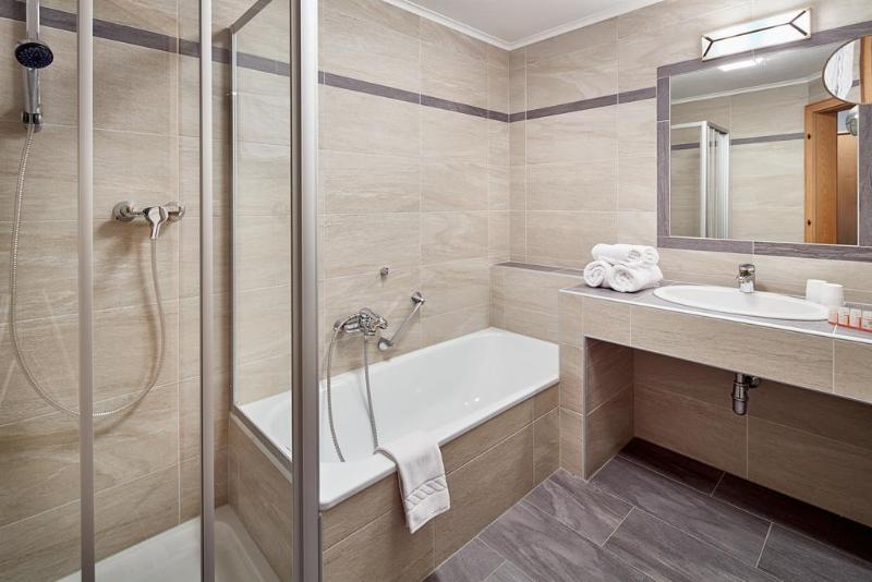 Lifthotel - Genel