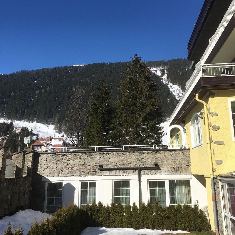 Der Lindenhof - Genel